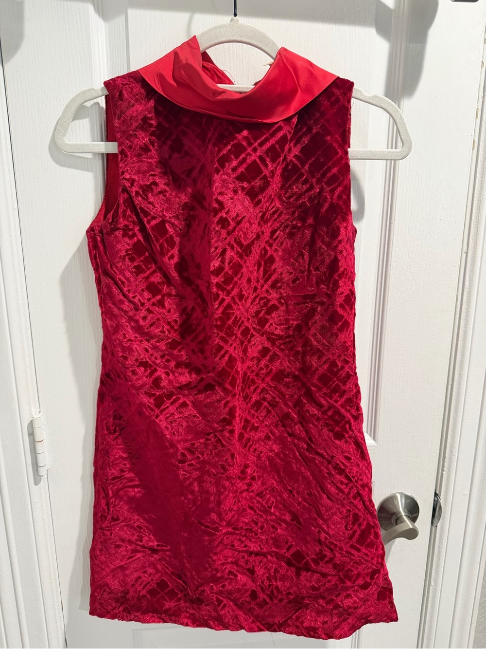 Red Velvet Sleeveless Shift Dress with Satin Collar